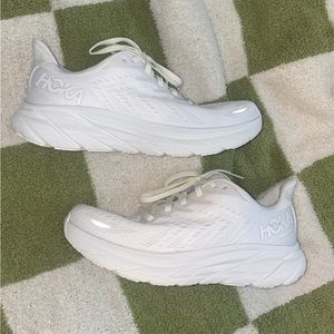 White Clifton 8 Hokas